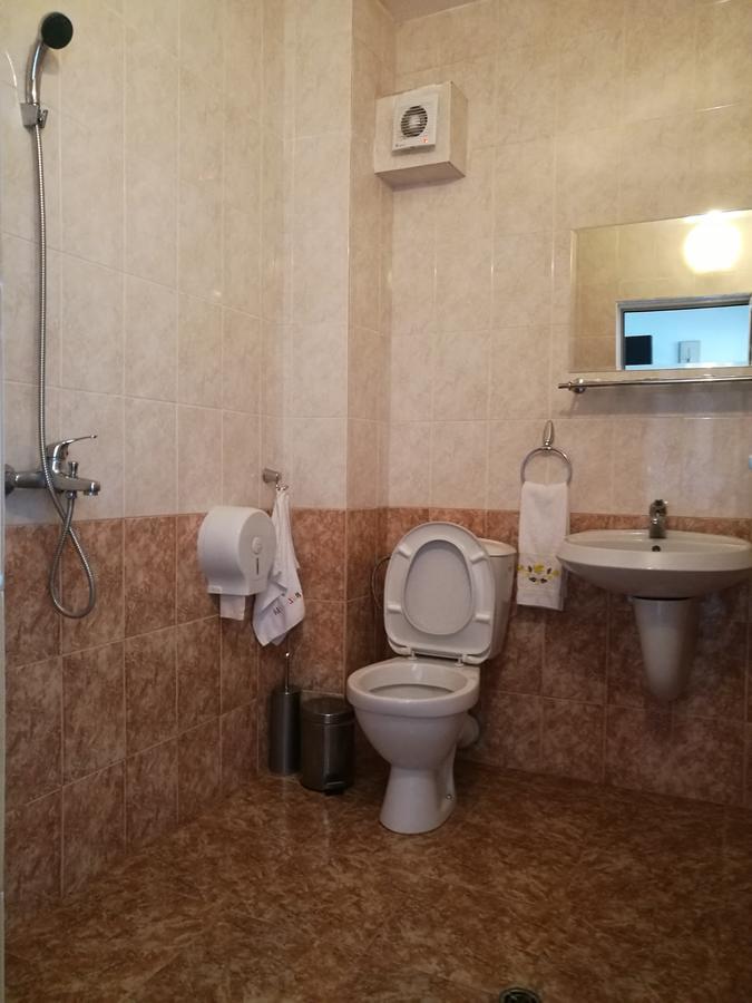 Family Hotel Lipite Tipchenitsa ภายนอก รูปภาพ