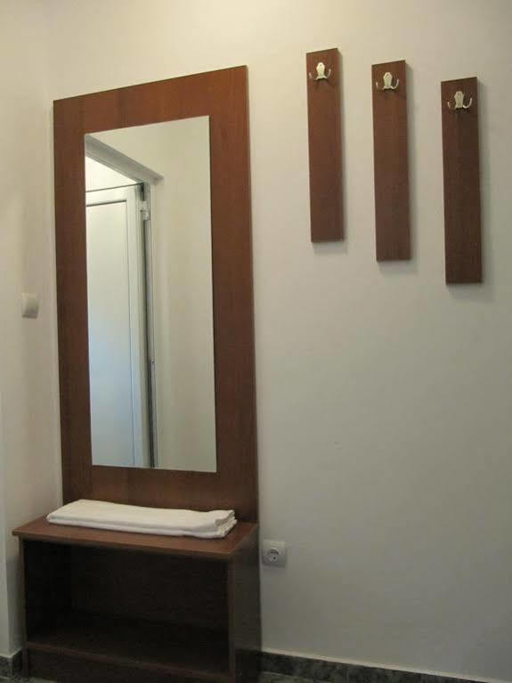Family Hotel Lipite Tipchenitsa ภายนอก รูปภาพ